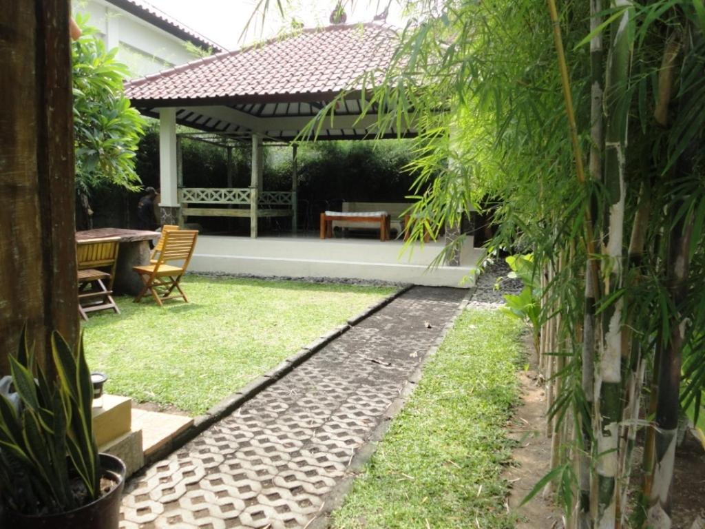 Urbanview Hotel Wayan Mansion Denpasa Buitenkant foto